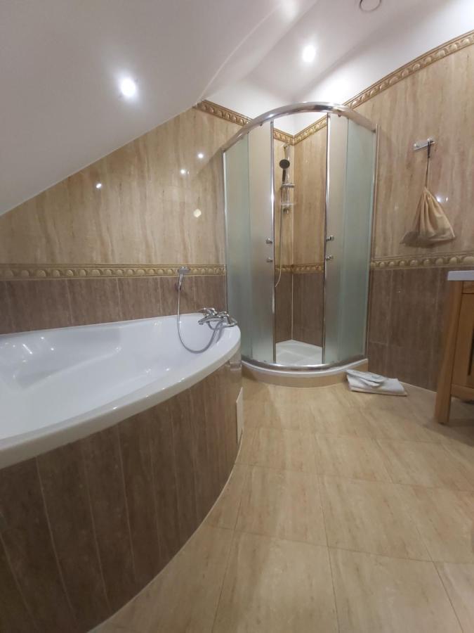 Hotel Fox Wolbórz 외부 사진