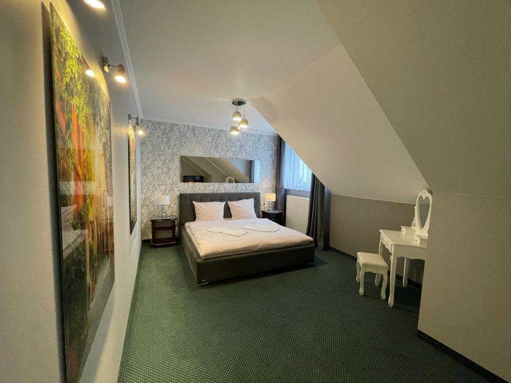 Hotel Fox Wolbórz 외부 사진