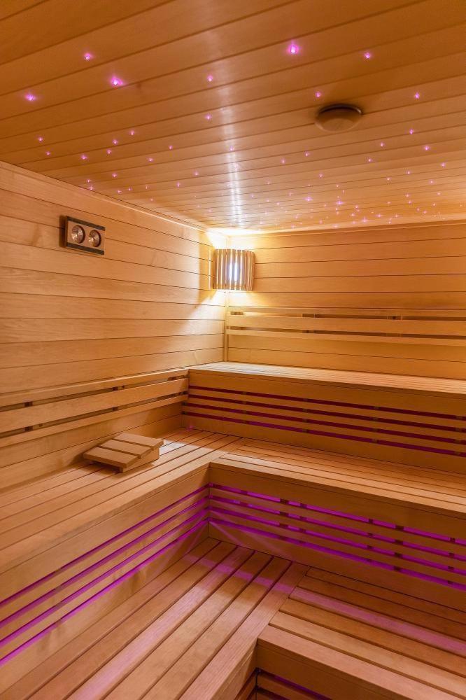 Hotel Fox Wolbórz 외부 사진