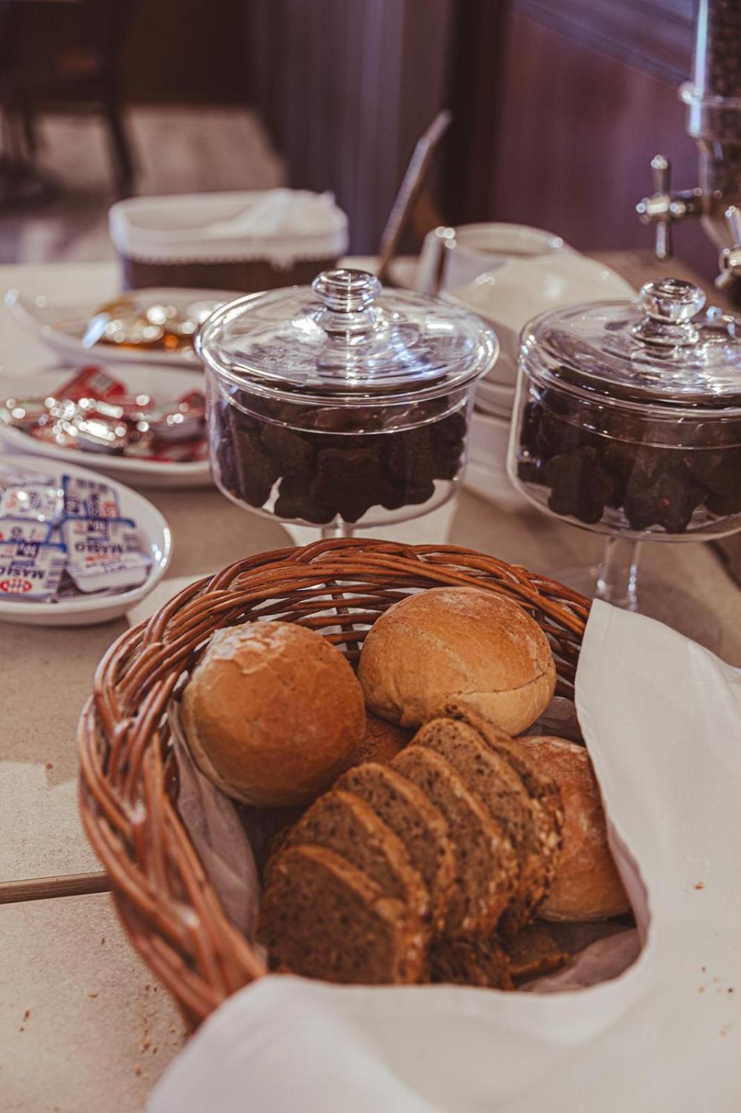 Hotel Fox Wolbórz 외부 사진