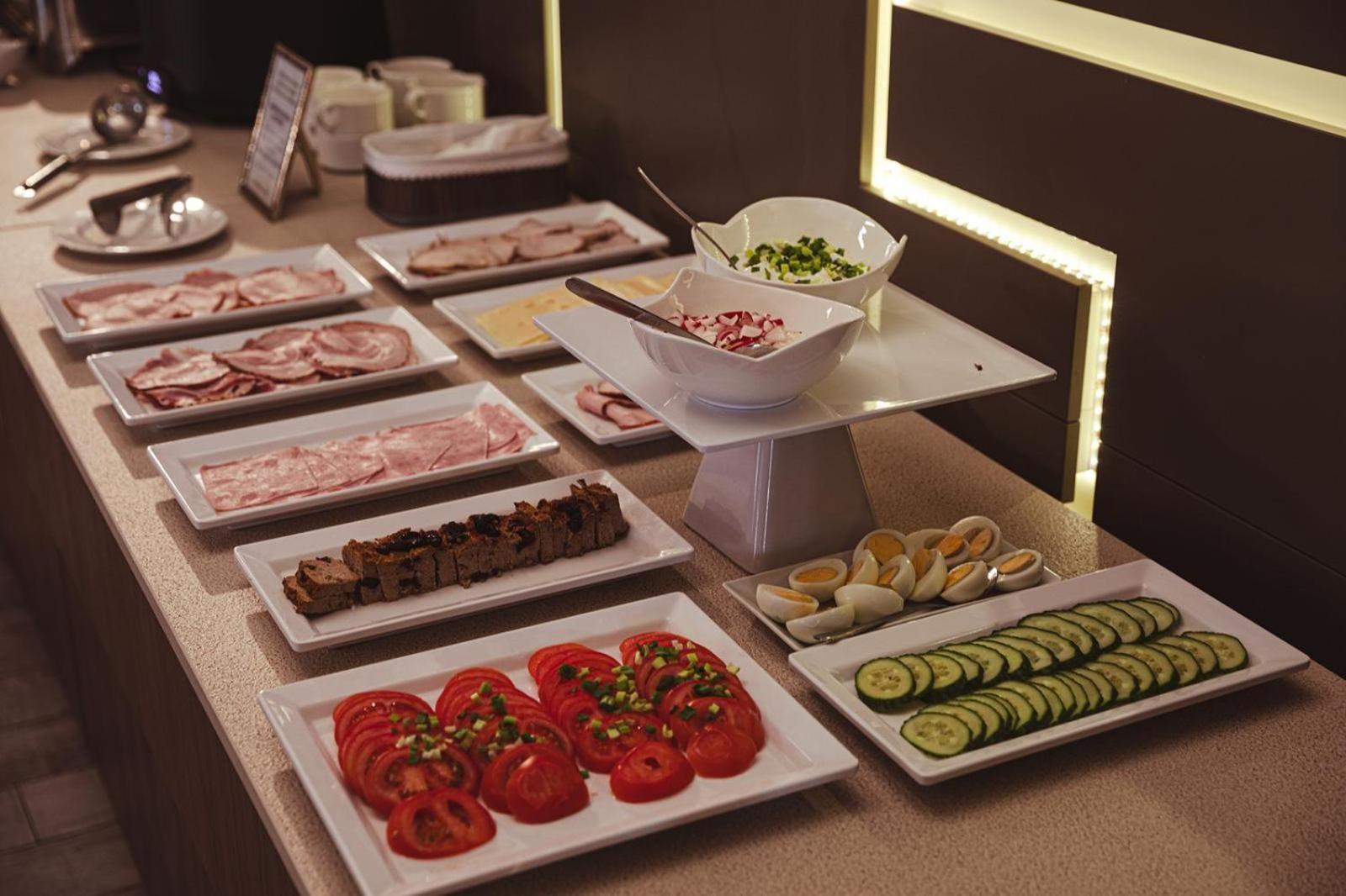 Hotel Fox Wolbórz 외부 사진