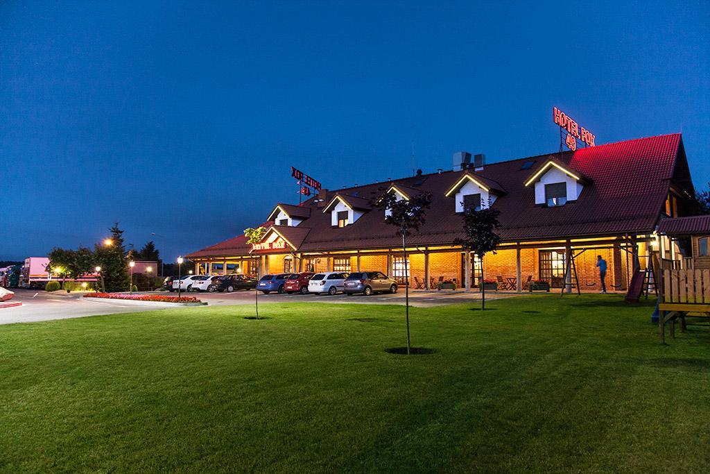 Hotel Fox Wolbórz 외부 사진