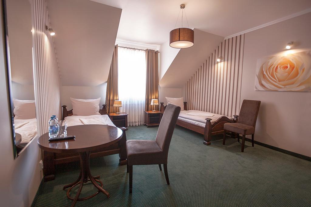 Hotel Fox Wolbórz 외부 사진