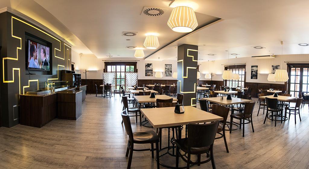 Hotel Fox Wolbórz 외부 사진