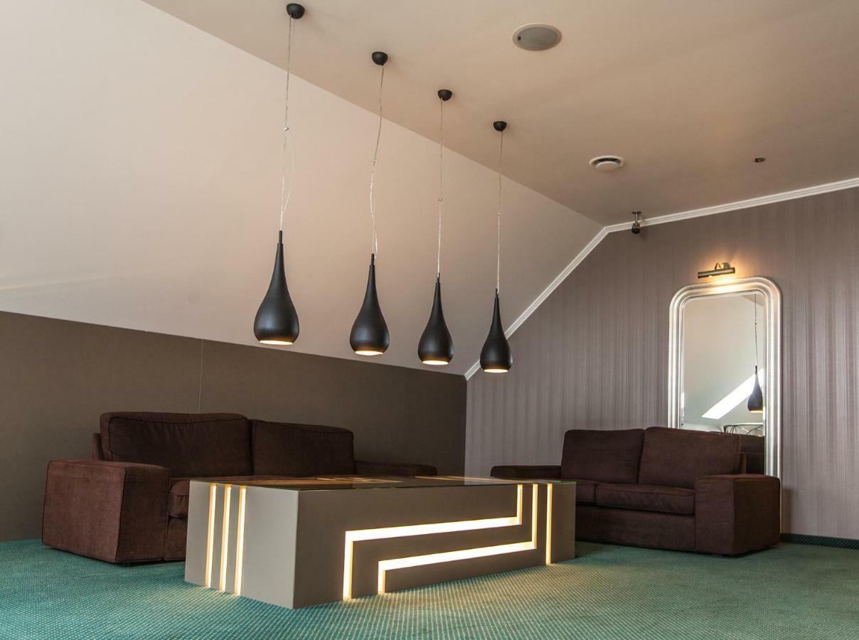 Hotel Fox Wolbórz 외부 사진