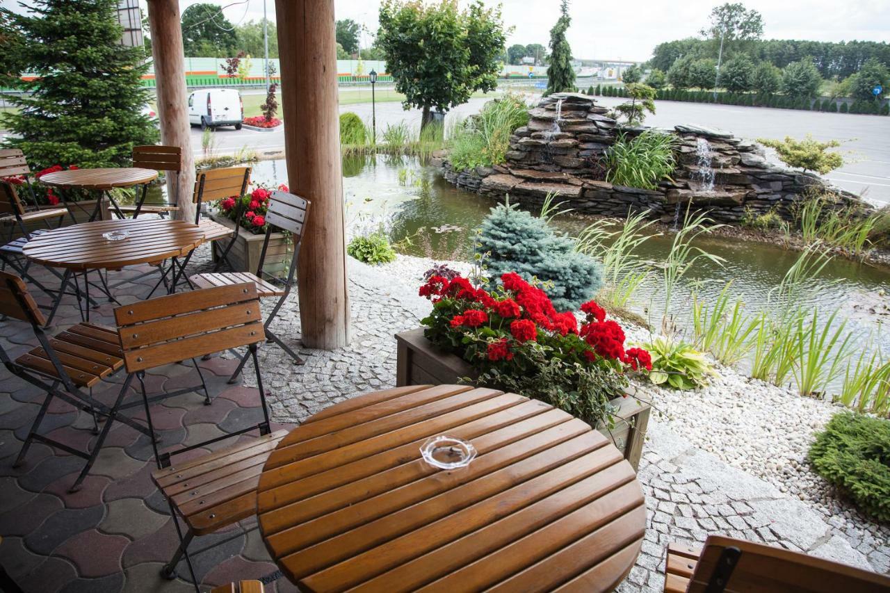Hotel Fox Wolbórz 외부 사진