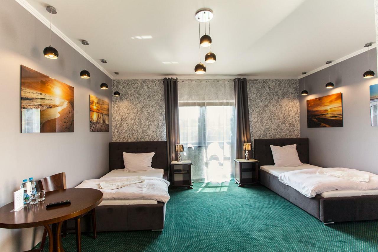 Hotel Fox Wolbórz 외부 사진
