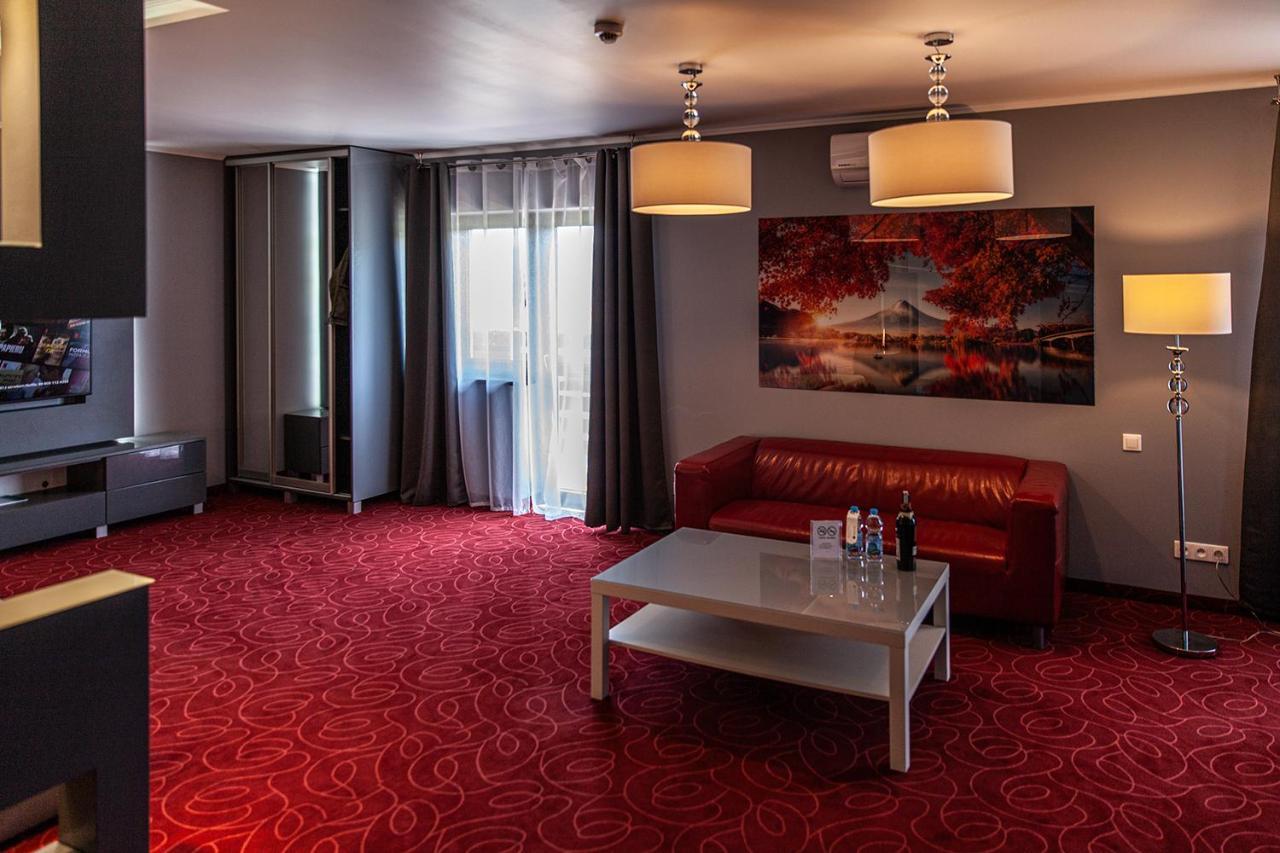 Hotel Fox Wolbórz 외부 사진